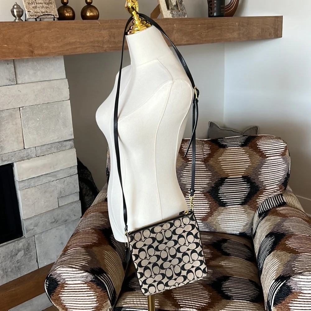 Coach North/South Signature Swingpack Crossbody